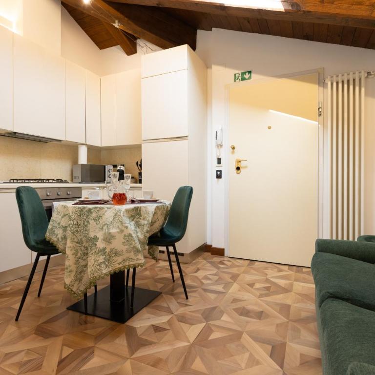 BolognaRoomscom - Villa Bottrigari - Suite Queen con Vasca Idromassaggio - 2