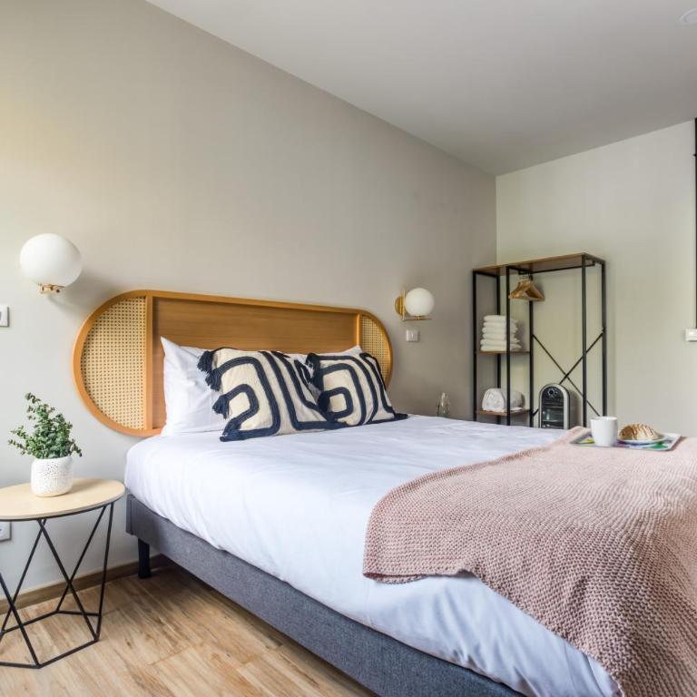 VICENTE SUAREZ By Mr W - Two-Bedroom Apartment - 17