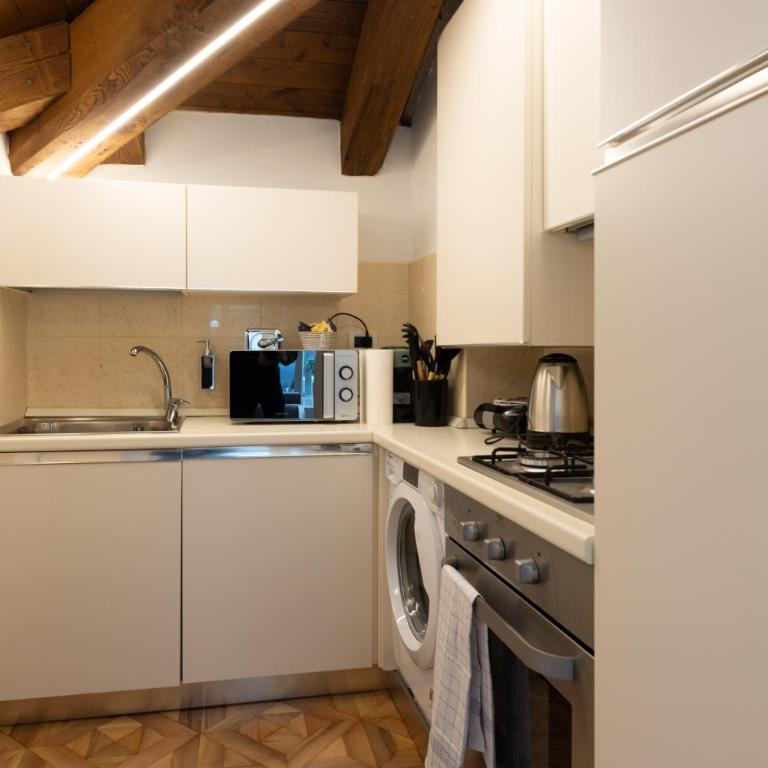 BolognaRoomscom - Villa Bottrigari - Suite King con Vasca Idromassaggio - 6