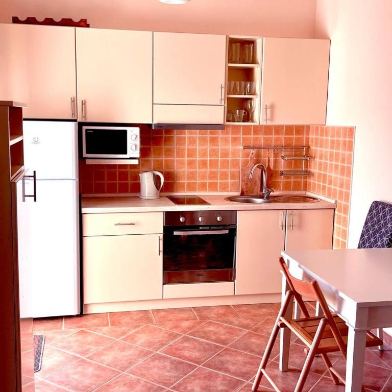 Sunshine house - One-Bedroom Apartment - 8
