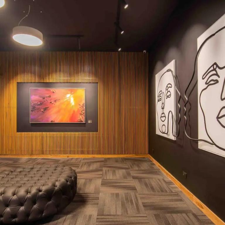 Apartment with hotel amenities, coworking, room service, gym - One-Bedroom Apartment - 16