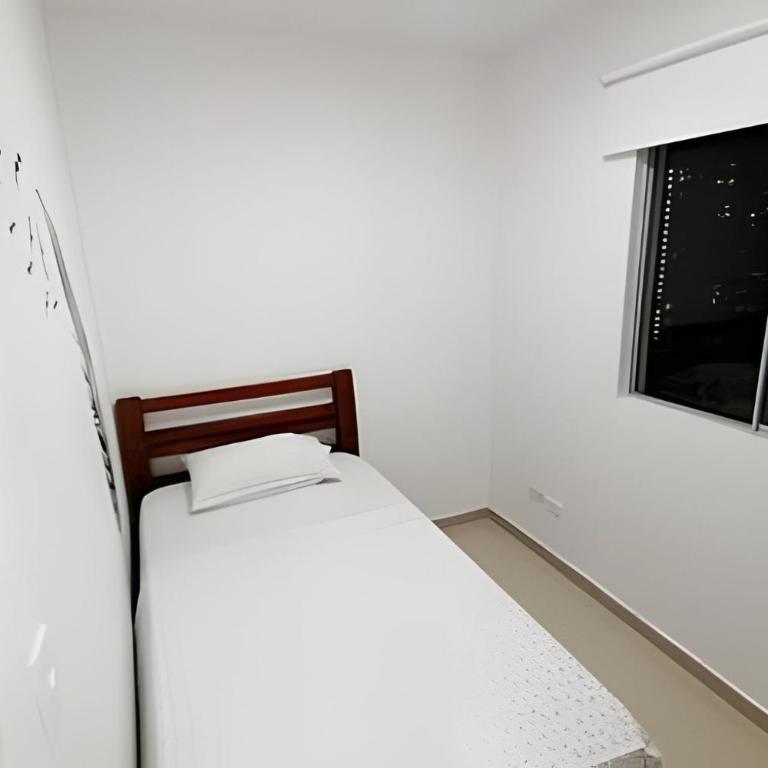 Apartamento a 5 minutos del centro histórico. - Apartamento de 3 dormitorios - 12