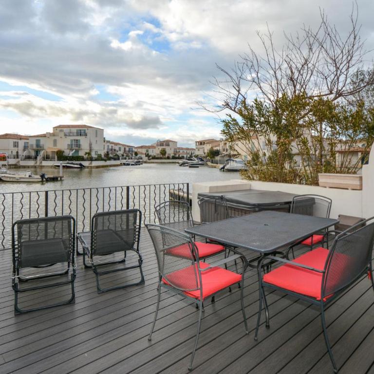 Charmante Maison À Aigues-Mortes Avec Vue Sur Mer - Maison de Vacances 3 Chambres - 3