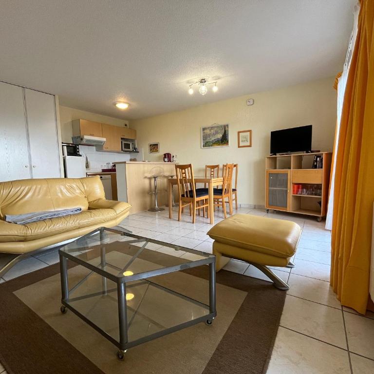 Appartement spacieux 6 pers. à Publier avec parking et balcon - Appartement 2 Chambres - 1