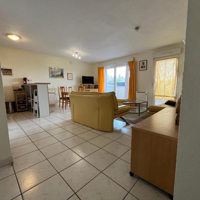 Appartement spacieux 6 pers. à Publier avec parking et balcon - Appartement 2 Chambres - 2
