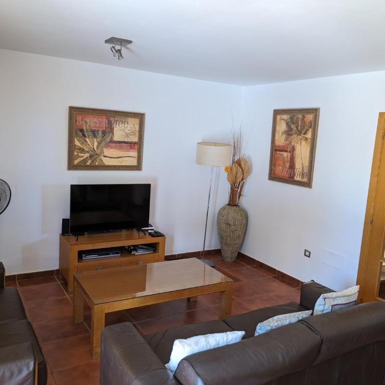 Luxury Villa with heated pool in Corralejo - Three-Bedroom Villa - 3