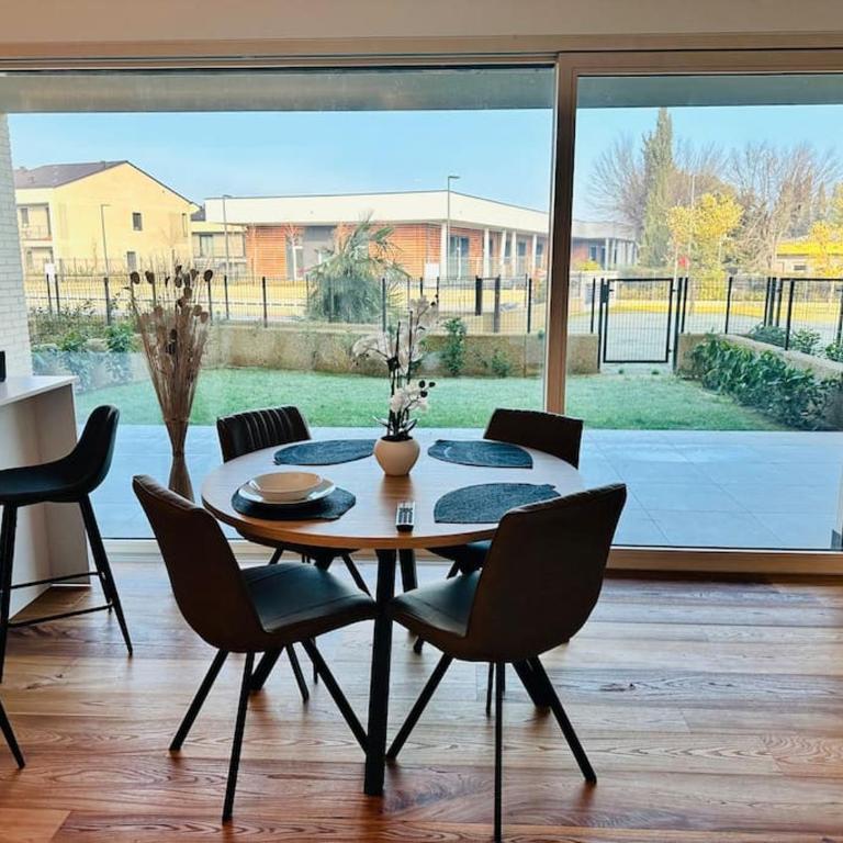 Poolvision Apartment - Two-Bedroom Apartment - 26