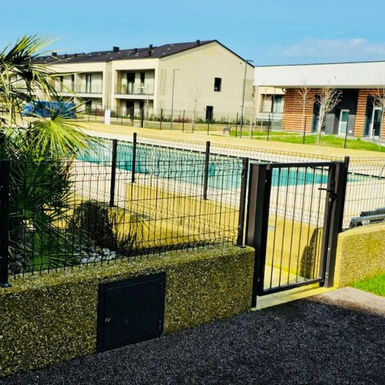 Poolvision Apartment - Two-Bedroom Apartment - 46