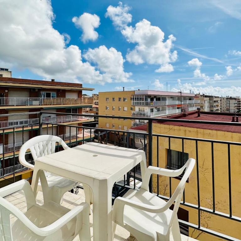 Home Torre Vella Salou - Apartamento de 2 dormitorios con vistas a la ciudad - 2
