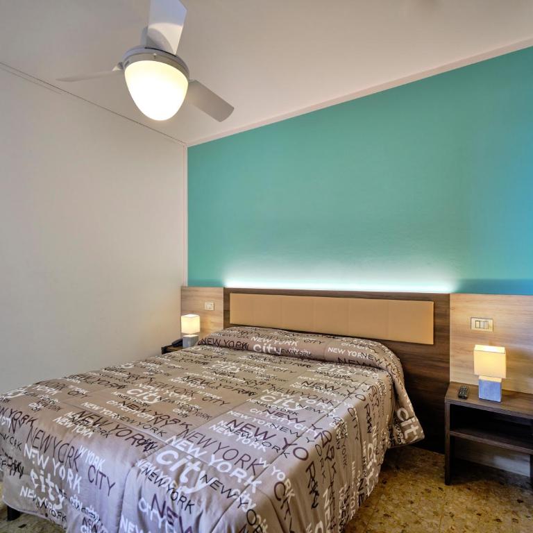 Piccolo Hotel - Camera Matrimoniale/Doppia con Letti Singoli con Vista Lago Parziale - 5