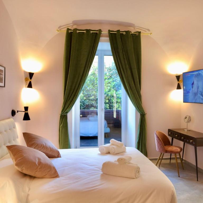 Incanto Napoli - Deluxe Double Room with Balcony - 2