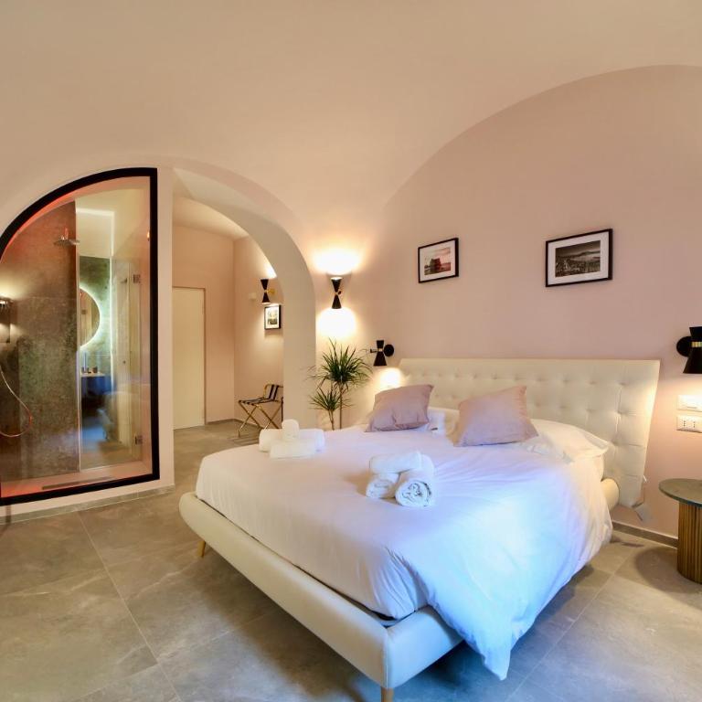 Incanto Napoli - Deluxe Double Room with Balcony - 1