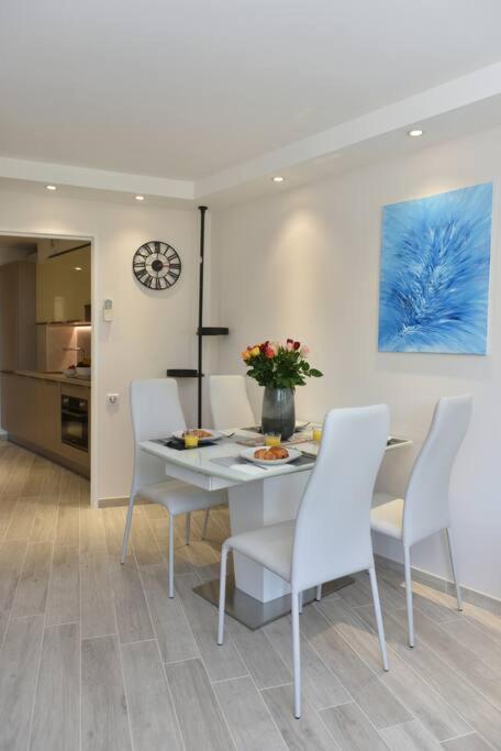AU PORT - BRAND NEW flat w 1 bedroom, balcony, parking, AC - One-Bedroom Apartment - 9