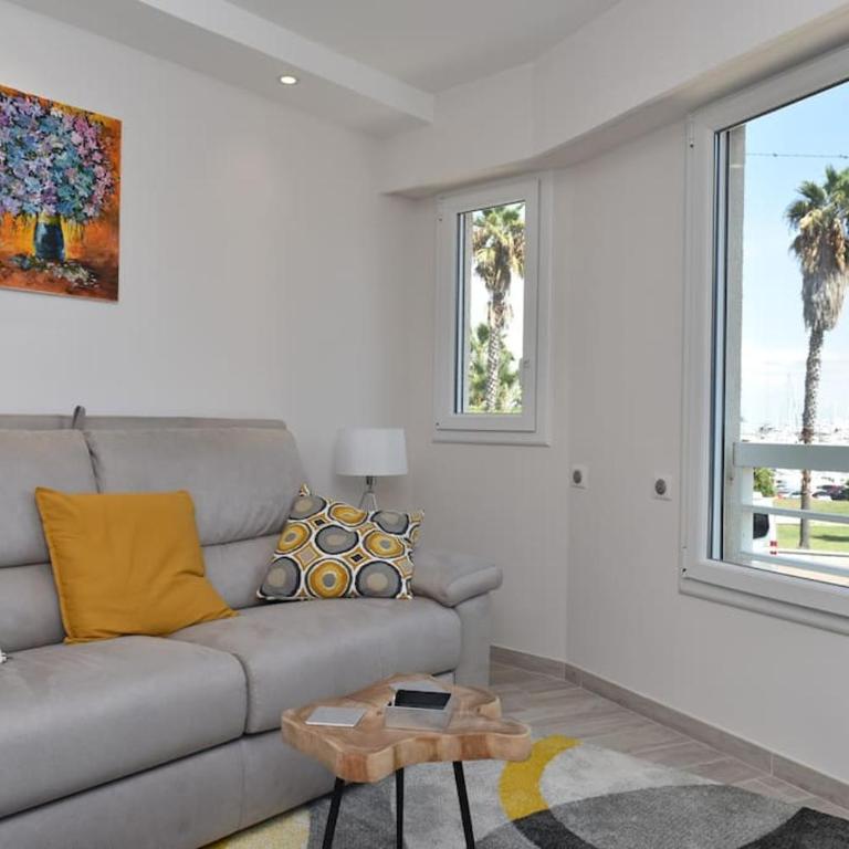 AU PORT - BRAND NEW flat w 1 bedroom, balcony, parking, AC - One-Bedroom Apartment - 13