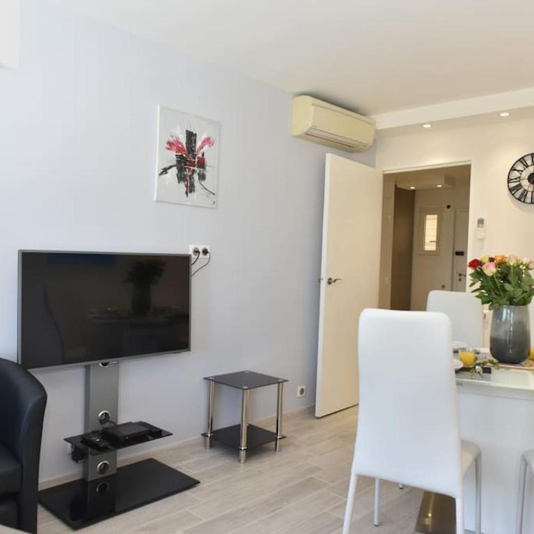 AU PORT - BRAND NEW flat w 1 bedroom, balcony, parking, AC - One-Bedroom Apartment - 17