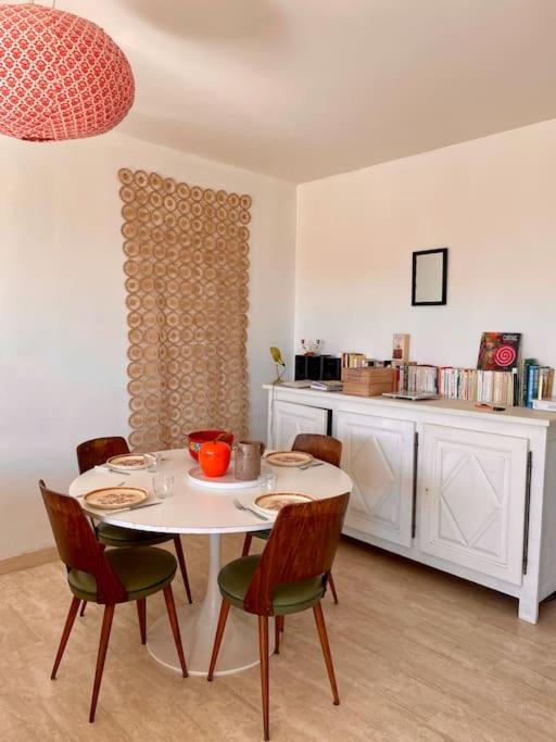 Spacieux appartement au calme à 5 minutes de la mer, parking privé - Appartement 2 Chambres - 8