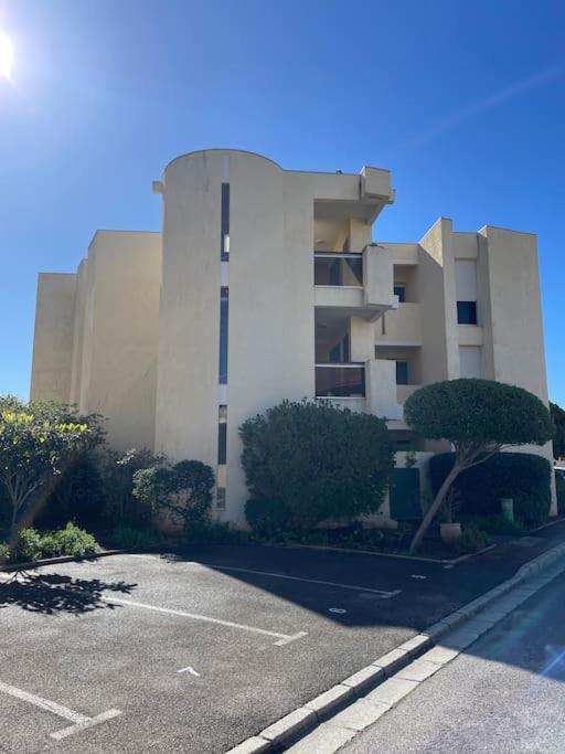 Spacieux appartement au calme à 5 minutes de la mer, parking privé - Appartement 2 Chambres - 27