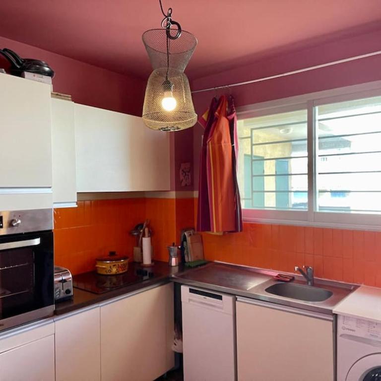 Spacieux appartement au calme à 5 minutes de la mer, parking privé - Appartement 2 Chambres - 11