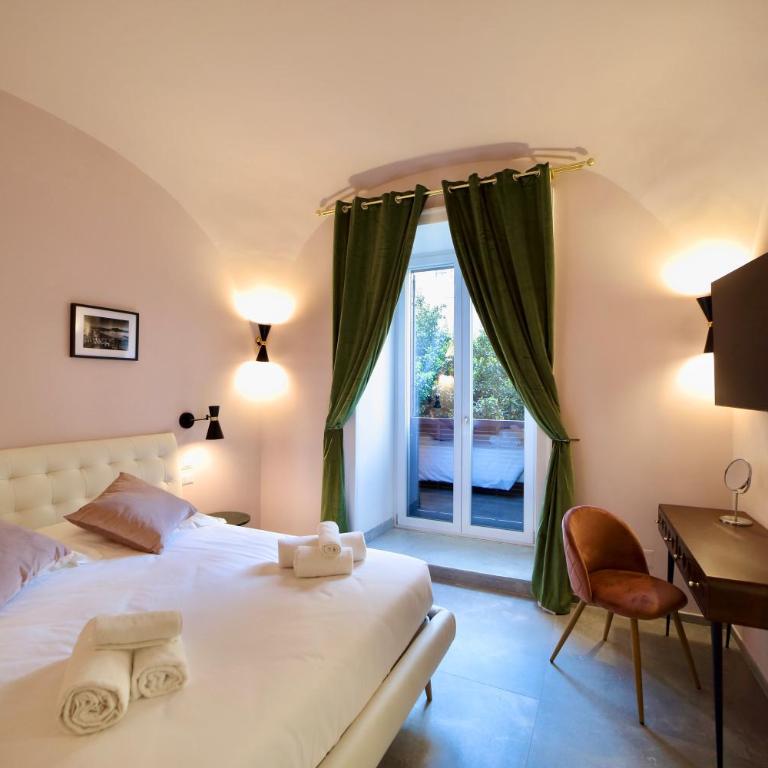 Incanto Napoli - Deluxe Double Room with Balcony - 9