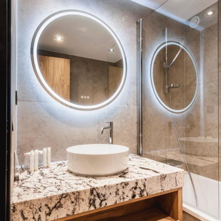 Hotel Les Mélèzes - Chambre Lits Jumeaux avec Baignoire - Traditionnelle - 2