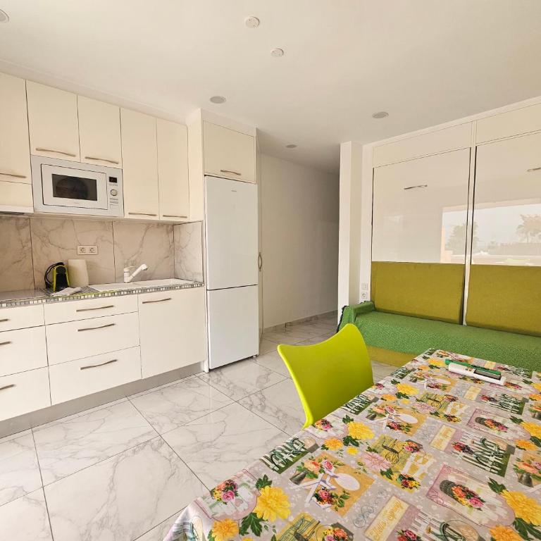 Tenerife Royal Gardens - Las Vistas TRG - Viviendas Vacacionales - Holiday Home with Terrace and Lateral Sea View - 18