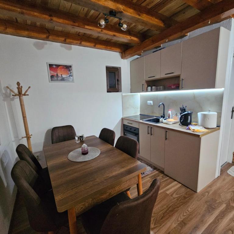 Brvnara ispod stare kruške - Kuća sa 2 Spavaće Sobe - 5