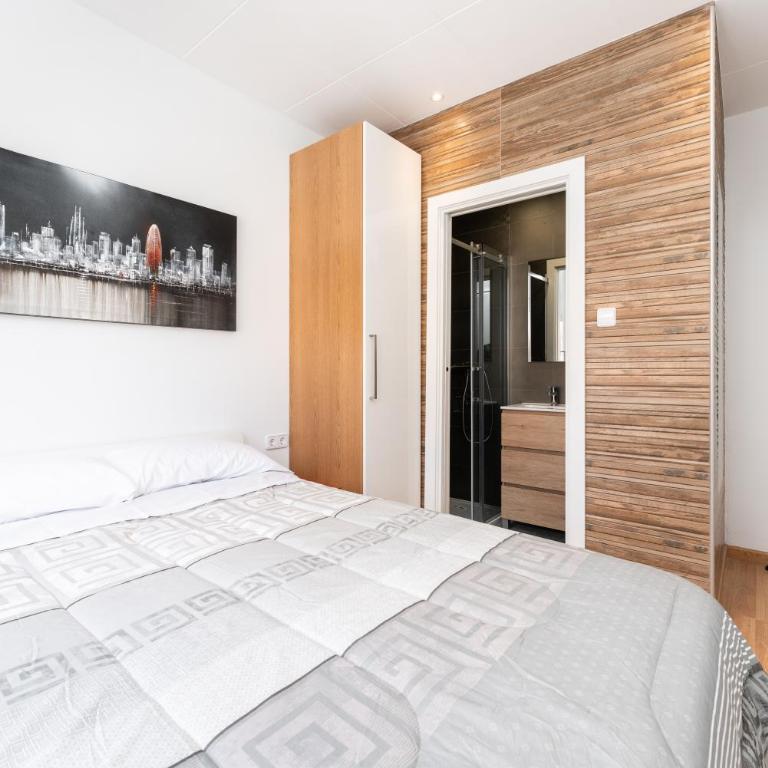 La Sagrera House - Three-Bedroom Townhouse - 22