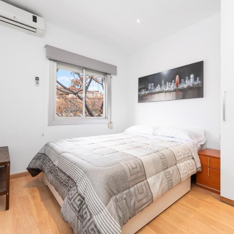 La Sagrera House - Three-Bedroom Townhouse - 21