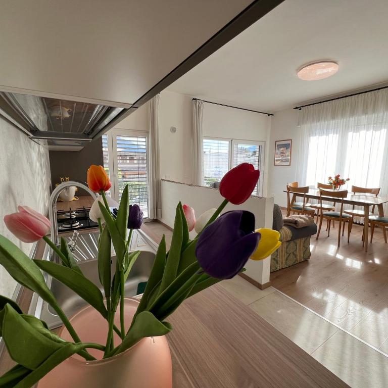 CASA PAOLA Central Stay by the Lake - Appartamento con 1 Camera da Letto - 9