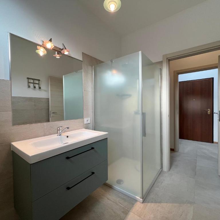 CASA PAOLA Central Stay by the Lake - Appartamento con 1 Camera da Letto - 18