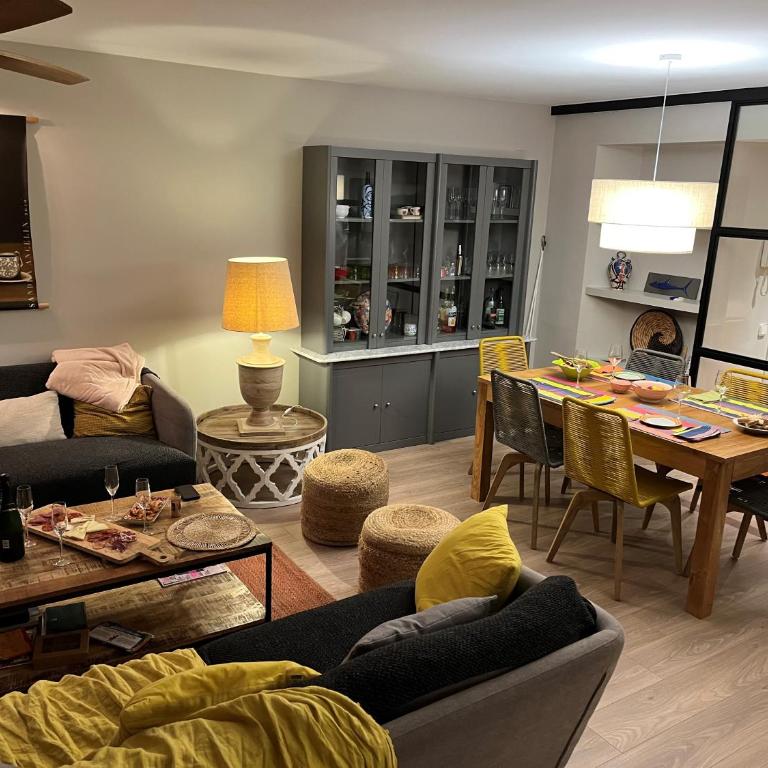 Grand appartement superbe vue mer, plage principale de Salou - Three-Bedroom Apartment - 11