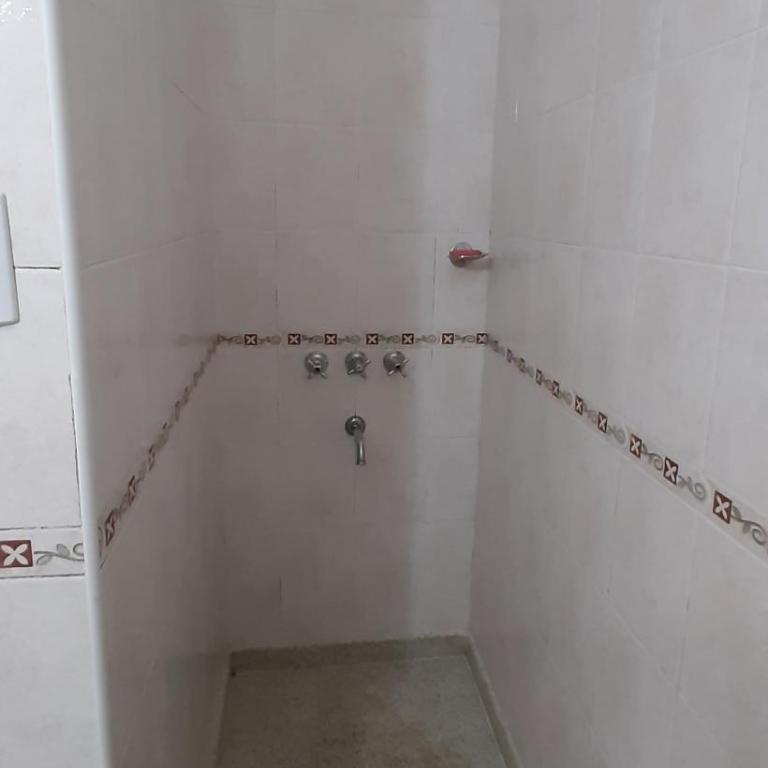 Amplio Dpto 2 dorm zona norte - Apartamento de 1 dormitorio - 16