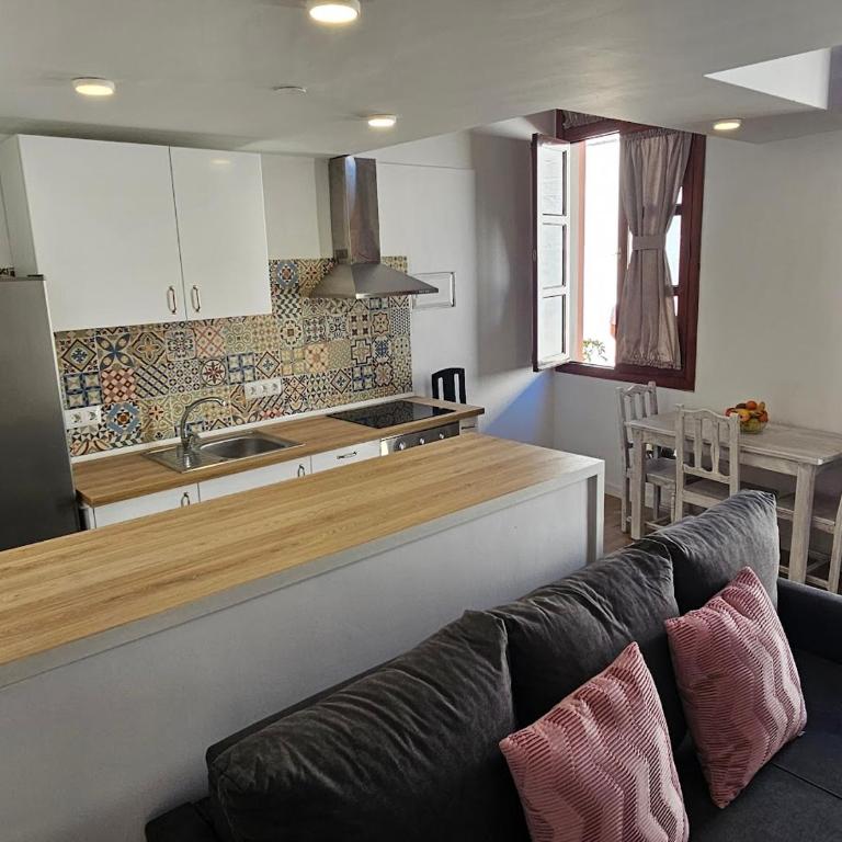 APARTMENT IN THE CENTER OF THE OLD TOWN. - Apartamento de 1 dormitorio - 17