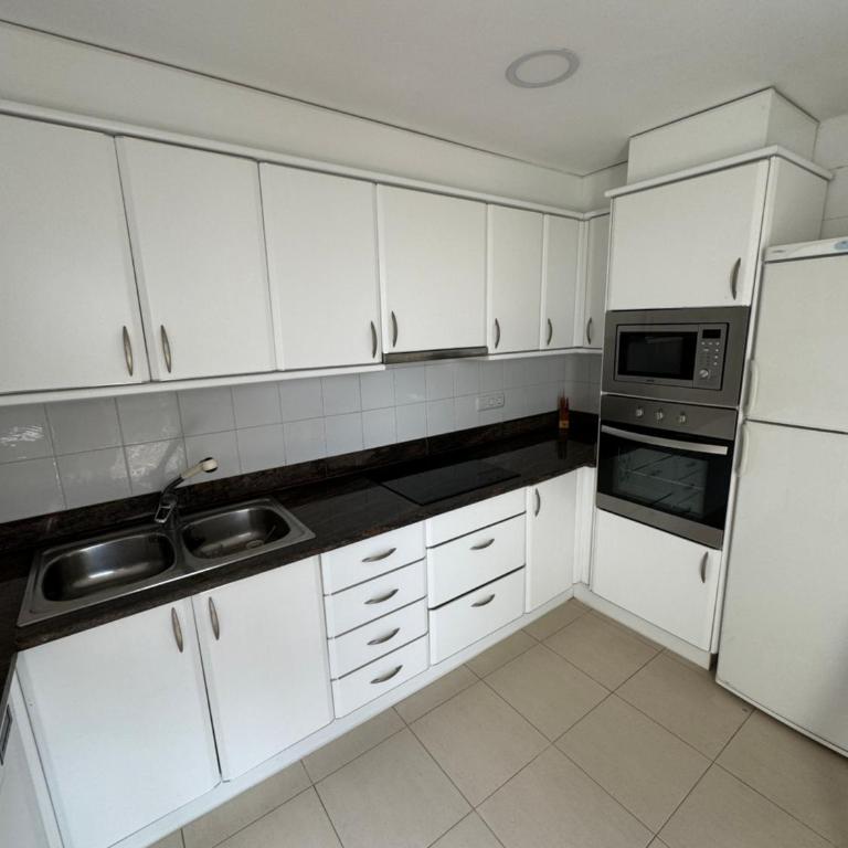 Preciosa casa con piscina de agua salada y aire acondicionado - Casa de 3 dormitorios - 27