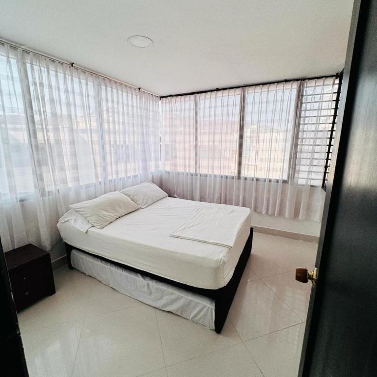 Encantador apto en el Rodadero frente a la playa - Apartamento de 2 dormitorios - 4