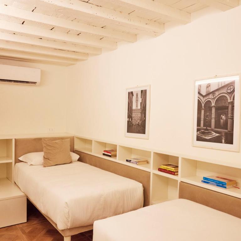 Suite Residenza Quartieri Storici Duomo - Family Room with Terrace - 14