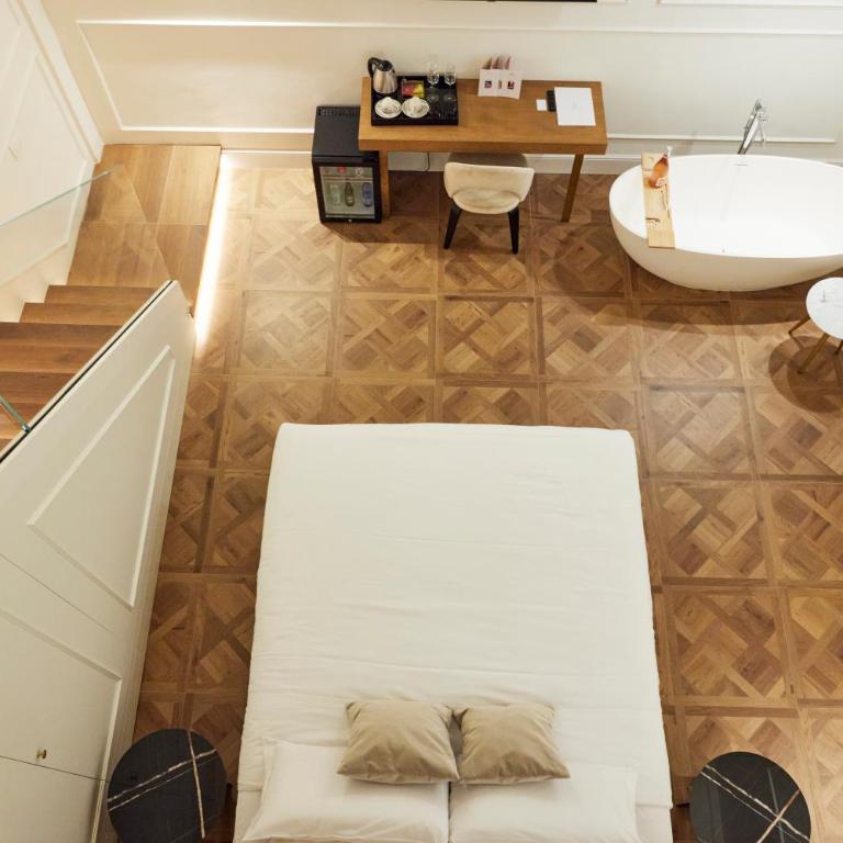 Suite Residenza Quartieri Storici Duomo - Family Room with Terrace - 6