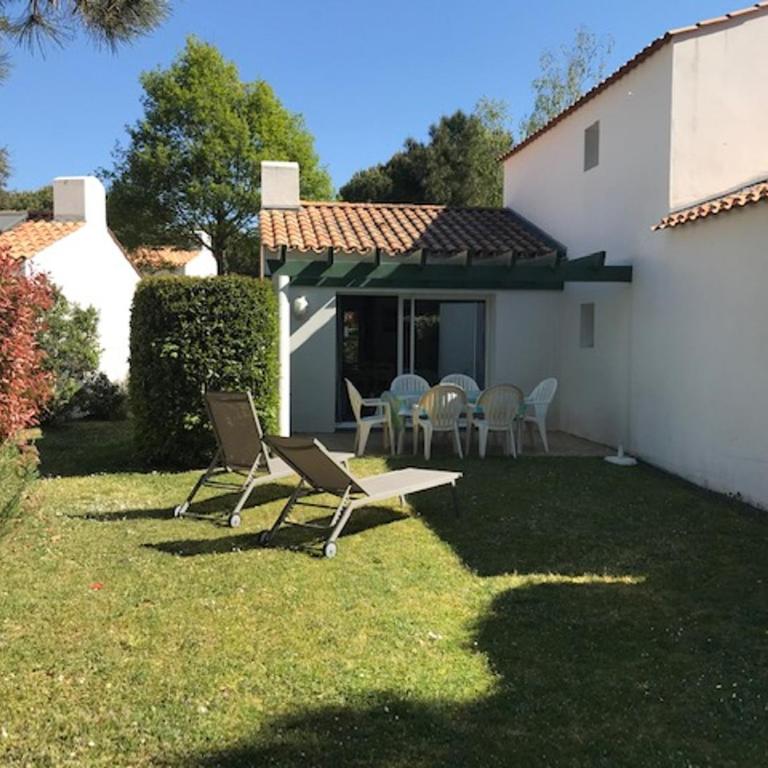 Spacieuse maison à Saint Jean de Monts proche forêt avec terrasse, 3 chambres et parking privé - FR-1-323-524 - Maison de Vacances - 6