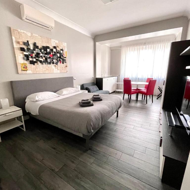 Your House By Ale - Camera Tripla con Bagno Privato Esterno - 2