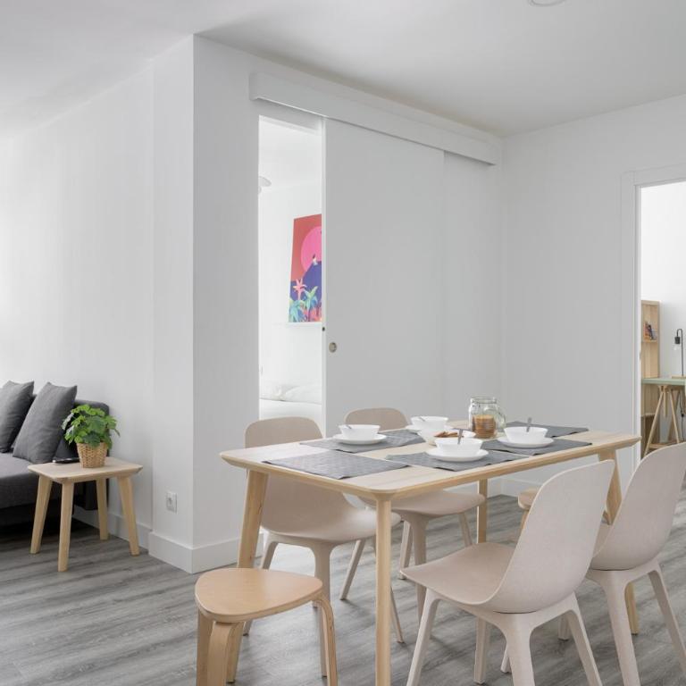 1893 apartment 180 m. from the Old Town, A/C - Three-Bedroom Apartment - 13