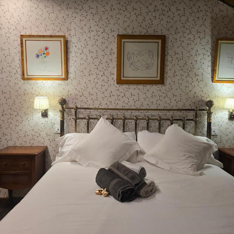 Un encanto de dúplex - Three-Bedroom Apartment - 1