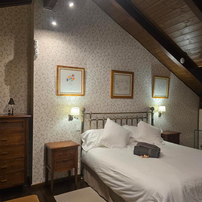 Un encanto de dúplex - Three-Bedroom Apartment - 42