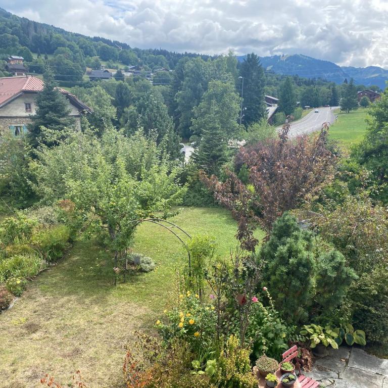 appartement 103m2 près de Megève, face à télécabine la Princesse,2 chambres , garage, local à ski - Appartement 2 Chambres - 37