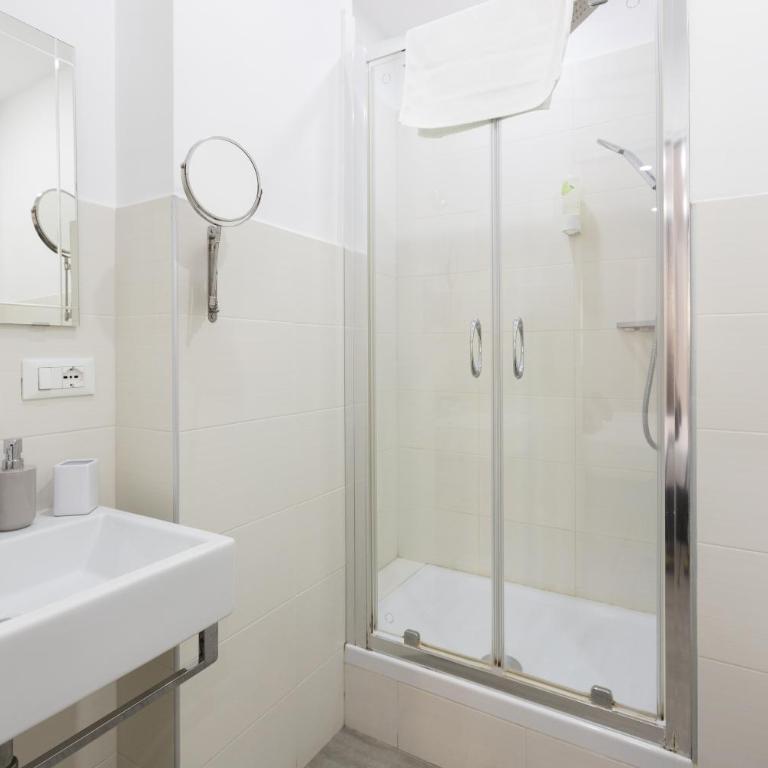 247 Luxury Rooms Trastevere - Deluxe Double Room with Balcony - 14