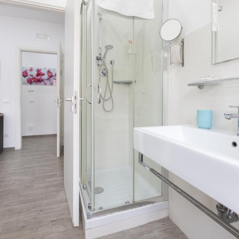 247 Luxury Rooms Trastevere - Deluxe Double Room with Balcony - 17