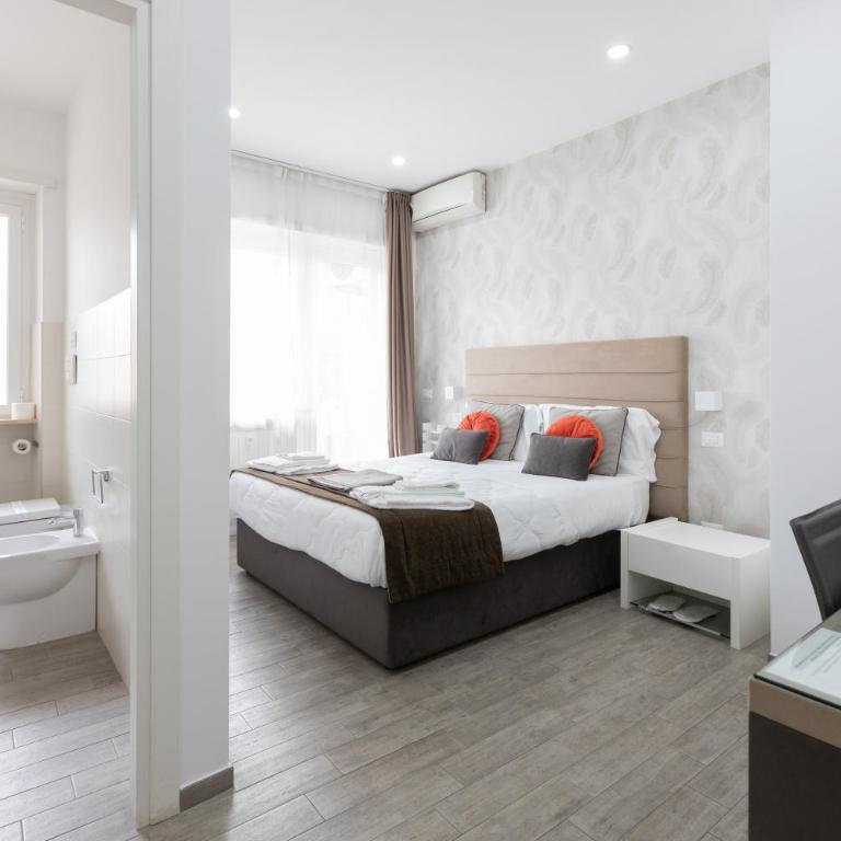 247 Luxury Rooms Trastevere - Deluxe Double Room with Balcony - 16