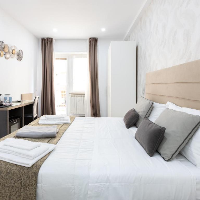 247 Luxury Rooms Trastevere - Deluxe Double Room with Balcony - 26