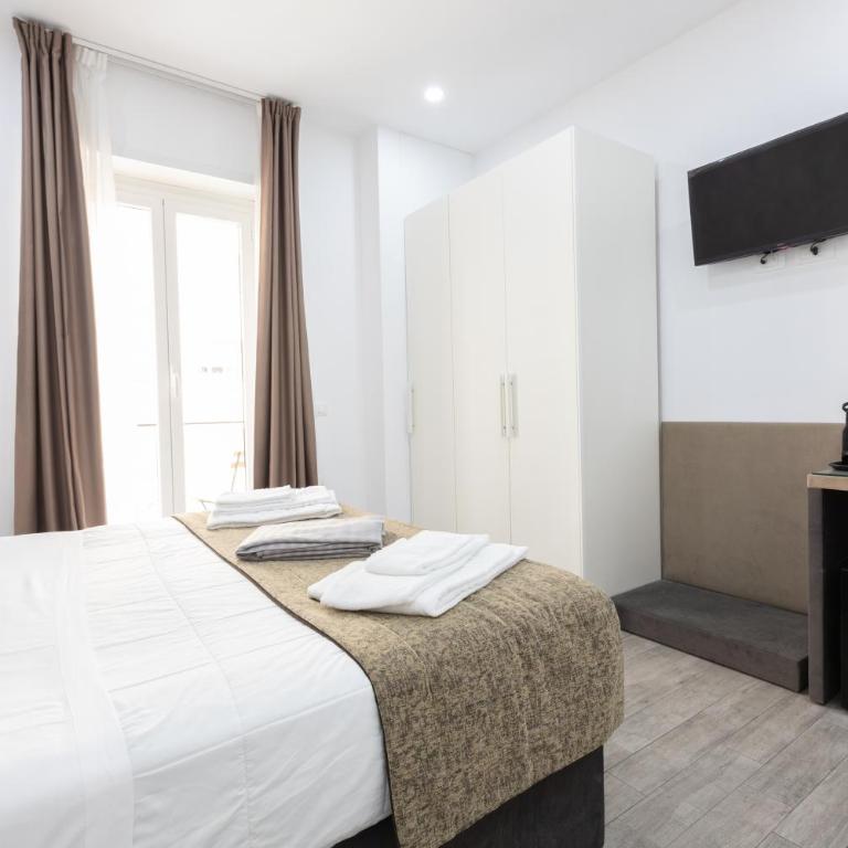 247 Luxury Rooms Trastevere - Double Room with Balcony - 17