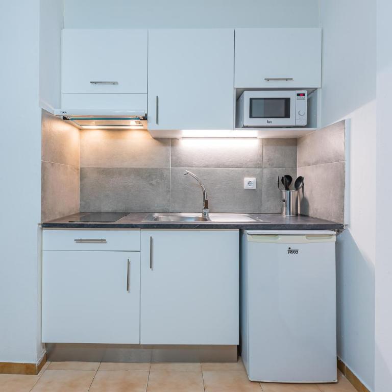 Aptos. Comte D´Empuries - Apartamento de 1 dormitorio (4 adultos) - 9