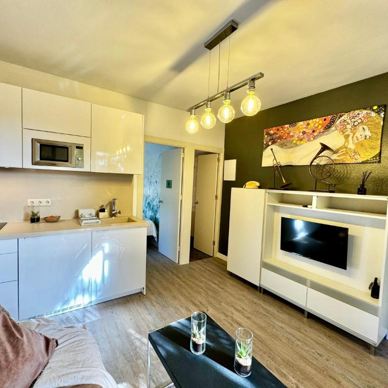 Golden Mile Apartment Near to Puerto Banus - EaW Homes - One-Bedroom Apartment - 4
